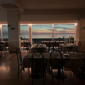 https://hotel-kent.riccione-hotels.org
